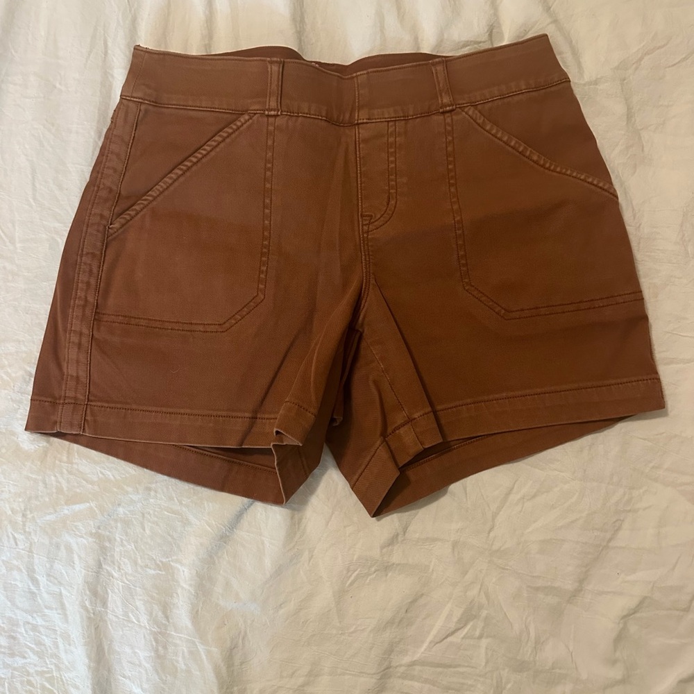 Spanx Stretch Twill Shorts, 4”- Bronze Glow in Small